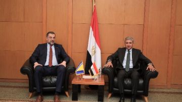 الترويج السياحي والربط الجوي محور لقاء شريف فتحي ووزير خارجية البوسنة