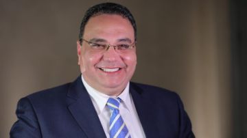 بعد التحذيرات الرئاسية من مخاطر السوشيال ميديا .. وليد هندي: الألعاب والتحديات الإلكترونية أصبحت بوابة لإيذاء الذات وقتل النفس بعد التحذيرات الرئاسية من مخاطر السوشيال ميديا .. وليد هندي: الألعاب والتحديات الإلكترونية أصبحت بوابة لإيذاء الذات وقتل النفس