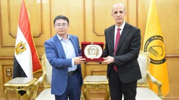 تعاون أكاديمي بين جامعتي بني سويف وهونج كونج