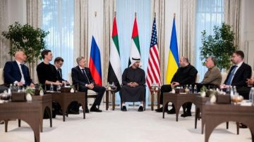 عشاء على طاولة السلام.. انسجام أمريكي روسي أوكراني بعد محادثات أبوظبي عشاء على طاولة السلام.. انسجام أمريكي روسي أوكراني بعد محادثات أبوظبي