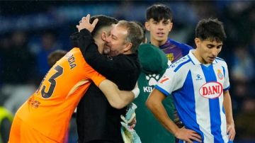 فليك بعد فوز برشلونة على إسبانيول: الأداء لم يكن الأفضل.. وخوان جارسيا قدم مستوى مذهلا فليك بعد فوز برشلونة على إسبانيول: الأداء لم يكن الأفضل.. وخوان جارسيا قدم مستوى مذهلا