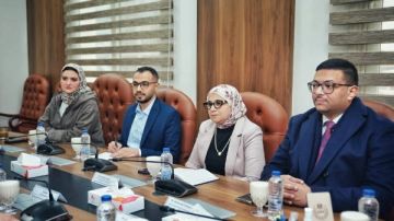 رئيس هيئة الدواء يبحث سبل توطين الصناعة الدوائية