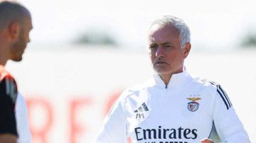 مورينيو يجيب على السؤال المكرر.. هل يعود لتدريب ريال مدريد بعد إقالة تشابي ألونسو؟