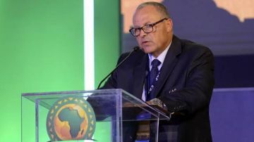 هاني أبو ريدة يهنئ أشرف صبحي بفوزه بمنصب رئيس المكتب التنفيذي لمجلس وزراء الشباب والرياضة العرب هاني أبو ريدة يهنئ أشرف صبحي بفوزه بمنصب رئيس المكتب التنفيذي لمجلس وزراء الشباب والرياضة العرب