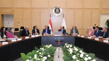 وضع منهج جوهري جديد لصناعة الغزل والنسيج في مصر وضع منهج جوهري جديد لصناعة الغزل والنسيج في مصر