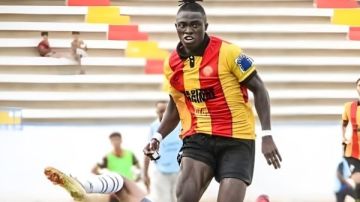 بعد مفاوضات الأهلي المصري.. ستانلي اوجو ينتقل إلى أهلي طرابلس لمدة عامين ونصف