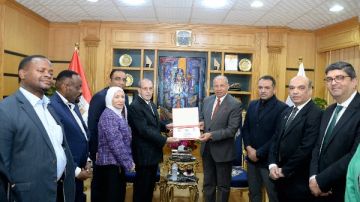 خلال استقبال وفد تنزاني.. رئيس جامعة المنصورة: قافلة طبية شاملة إلى زنجبار