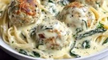طريقة كرات دجاج بالريكوتا مع مكرونة ألفريدو بالسبانخ