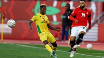 عمرو زكي: مدرب بنين تفوق على حسام حسن تكتيكيا