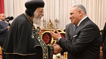 البابا تواضروس يستقبل رئيس نادي القضاة ورئيس هيئة النيابة الإدارية للتهنئة بعيد الميلاد صور البابا تواضروس يستقبل رئيس نادي القضاة ورئيس هيئة النيابة الإدارية للتهنئة بعيد الميلاد صور