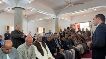 النائب سيد عبد الجليل يلتقي بأهالي قرية الوادي الأخضر بالإسماعيلية ويعقد حوارا مفتوحا