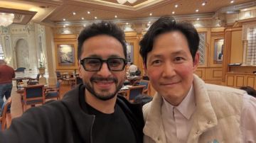 حمادة هلال يخطف الأنظار رفقة بطل المسلسل الكوري لعبة الحبار حمادة هلال يخطف الأنظار رفقة بطل المسلسل الكوري لعبة الحبار