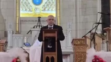 سفير مصر بفرنسا يهنئ الأنبا مارك أسقف باريس والجالية المصرية القبطية بعيد الميلاد سفير مصر بفرنسا يهنئ الأنبا مارك أسقف باريس والجالية المصرية القبطية بعيد الميلاد