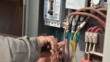 عمرو الزقم: سرقة الكهرباء جريمة ونؤيد العقوبة بشرط حل المشاكل التي تواجه المواطنين عمرو الزقم: سرقة الكهرباء جريمة ونؤيد العقوبة بشرط حل المشاكل التي تواجه المواطنين