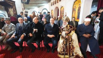 محافظ أسيوط يواصل جولاته للتهنئة بعيد الميلاد المجيد ويشارك في القداس