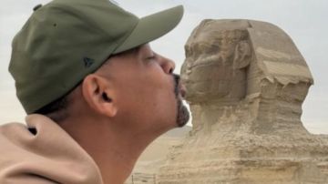 ويل سميث يتجول في الأهرامات: عطلة نهاية الأسبوع من مصر.. صور