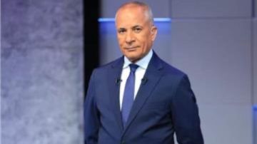 أحمد موسى: المواطن المصري يعاني لكنه يدرك من يعمل لصالح الدولة أحمد موسى: المواطن المصري يعاني لكنه يدرك من يعمل لصالح الدولة