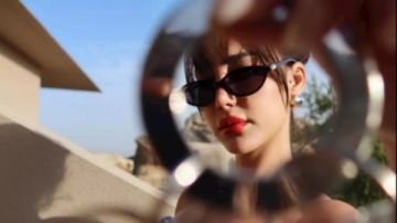 بسمة بوسيل تستعرض جمالها من قلب الصحراء