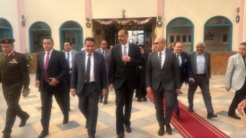 محافظ سوهاج يشارك أطفال بيت الرحمة فرحتهم بعيد الميلاد المجيد