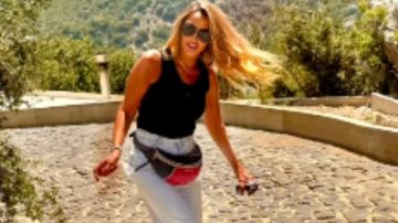 بعد أنباء نقل شيرين.. من هي ياسمين شقيقة زينة وصديقة النجمة المقربة؟ صور بعد أنباء نقل شيرين.. من هي ياسمين شقيقة زينة وصديقة النجمة المقربة؟ صور