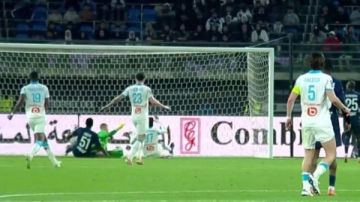 ركلات الترجيح.. التعادل 2-2 يحسم الوقت الأصلي لمواجهة باريس سان جيرمان ومارسيليا في نهائي كأس السوبر الفرنسي