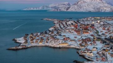 قنصلية في نوك الشهر المقبل.. ماكرون يلتقي قادة الدنمارك وجرينلاند