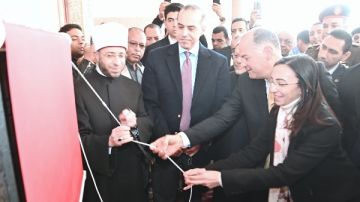 وزيرا الأوقاف والمجالس النيابية ومحافظ البحيرة يفتتحون مسجد أم صابر بمركز بدر