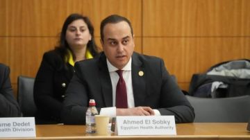 رئيس هيئة الرعاية الصحية: مصر جاهزة لتكون مركز إقليمي لصناعة الأدوية واللقاحات وأدوات التشخيص الطبي رئيس هيئة الرعاية الصحية: مصر جاهزة لتكون مركز إقليمي لصناعة الأدوية واللقاحات وأدوات التشخيص الطبي