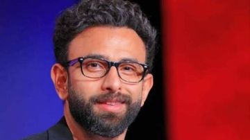 كل سنة وأصحابي المسيحيين طيبين.. إبراهيم فايق يهنئ الأقباط بعيد الميلاد