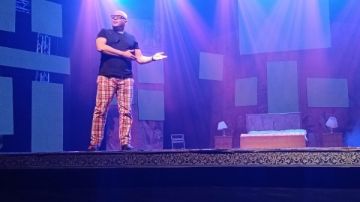 مسرحية نوستالجيا 80 90 تعود بعد غياب .. وتألق تامر عبدالمنعم