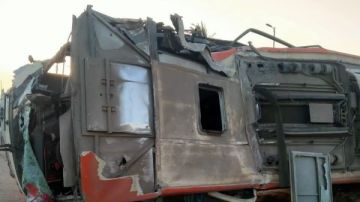 مصرع عامل وإصابة 25 شخصا في تصادم أتوبيس بالرصيف بالشرقية