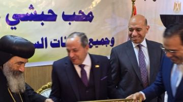 أخوة ومحبة.. المحافظون يقدمون التهاني للمسيحيين بعيد الميلاد أخوة ومحبة.. المحافظون يقدمون التهاني للمسيحيين بعيد الميلاد