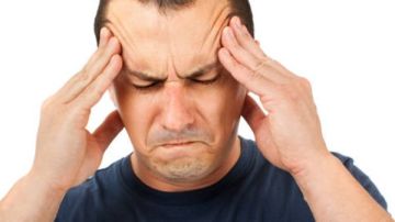 أعراض الصداع النصفي وعلامات تنذر به قبل حدوثه