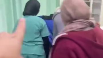 مكنش اتوفى .. موظف بمستشفى فيديو الماتش المثير في أكتوبر يكشف مفاجأة خاص مكنش اتوفى .. موظف بمستشفى فيديو الماتش المثير في أكتوبر يكشف مفاجأة خاص