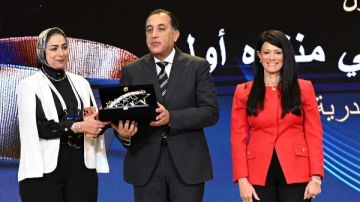 هندسة عين شمس الأولى.. مدبولي يكرم الفائزين بجوائز مصر للتميز الحكومي