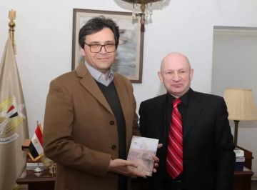 وزير الثقافة يلتقي وفد جائزة بريكس الأدبية الدولية ويؤكد الدور البارز للجائزة في تعزيز التواصل الأدبي بين الشعوب