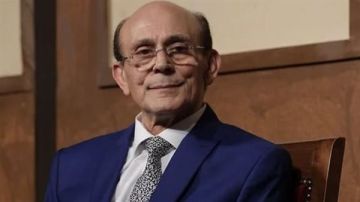 إصابة الفنان محمد صبحي بأزمة قلبية ونقله للمستشفى إصابة الفنان محمد صبحي بأزمة قلبية ونقله للمستشفى