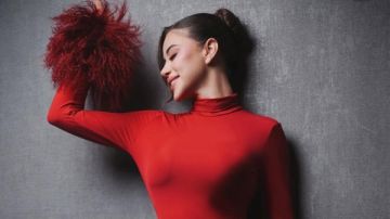 بالأحمر النارى.. يارا السكرى تثير الجدل بجلسة تصوير ملفتة