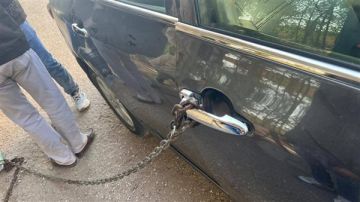 رئيس جامعة قنا يحسم الجدل بعد واقعة السلاسل : إلغاء فوري لباركنج الأساتذة وإتاحته للجميع رئيس جامعة قنا يحسم الجدل بعد واقعة السلاسل : إلغاء فوري لباركنج الأساتذة وإتاحته للجميع