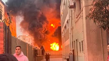 محافظ القليوبية يتابع جهود السيطرة على حريق مصنع أطباق بلاستيك بالعبور