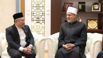 مفتي الجمهورية يبحث مع رئيس جامعة السلطان علي التعاون في البحث العلمي