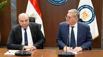 وزيرا البترول والطيران يعقدان اجتماعا للتنسيق بشأن مشروع إنتاج وقود الطائرات المستدام