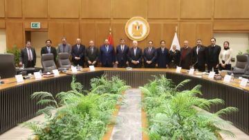 وزيري التعليم العالي والزراعة يناقشان الخطوات التنفيذية الخاصة بإنشاء جامعة الغذاء.. صور