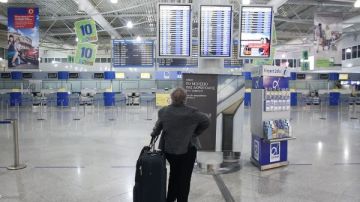 إغلاق المجال الجوي في اليونان ووقف حركة المطارات.. ما السبب؟ إغلاق المجال الجوي في اليونان ووقف حركة المطارات.. ما السبب؟