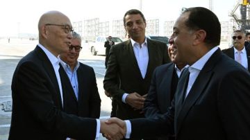 بدء الاحتفال بالتشغيل التجاري لمحطة البحر الأحمر لتداول الحاويات بحضور رئيس الوزراء