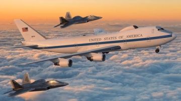 طائرة يوم القيامة الأمريكية تظهر في لوس أنجلوس بعد غياب دام 51 عاما طائرة يوم القيامة الأمريكية تظهر في لوس أنجلوس بعد غياب دام 51 عاما