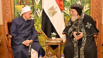 قيادات المؤسسات الدينية الإسلامية يهنئون قداسة البابا بالعيد صور