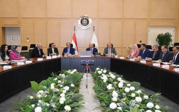 كامل الوزير يبحث مع مصنعي الملابس والغزل والنسيج سبل تقليل فاتورة الواردات