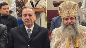 محافظ أسيوط يزور الدير المحرق للتهنئة بعيد الميلاد صور