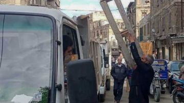 محافظ الإسكندرية يوجه رؤساء الأحياء بتكثيف حملات إزالة الإشغالات والتعديات في جميع الأحياء